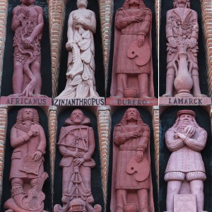 las 8 estatuas